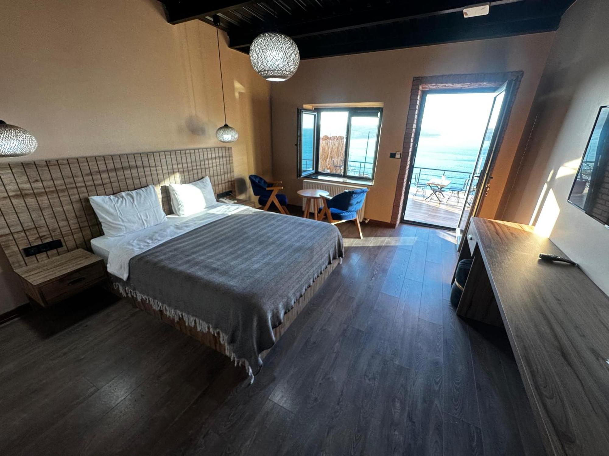 Marina Fener Hotel Istanbul Airport Karaburun  Exterior photo
